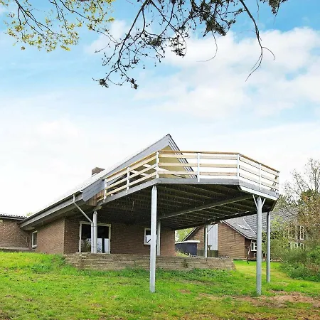 Сasa de vacaciones Three-bedroom Holiday In 41 Ebeltoft