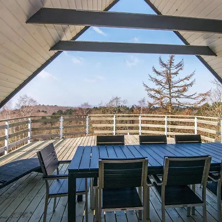 Three-bedroom Holiday In 41 *