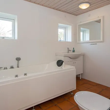 Three-bedroom Holiday In 41 * Ebeltoft